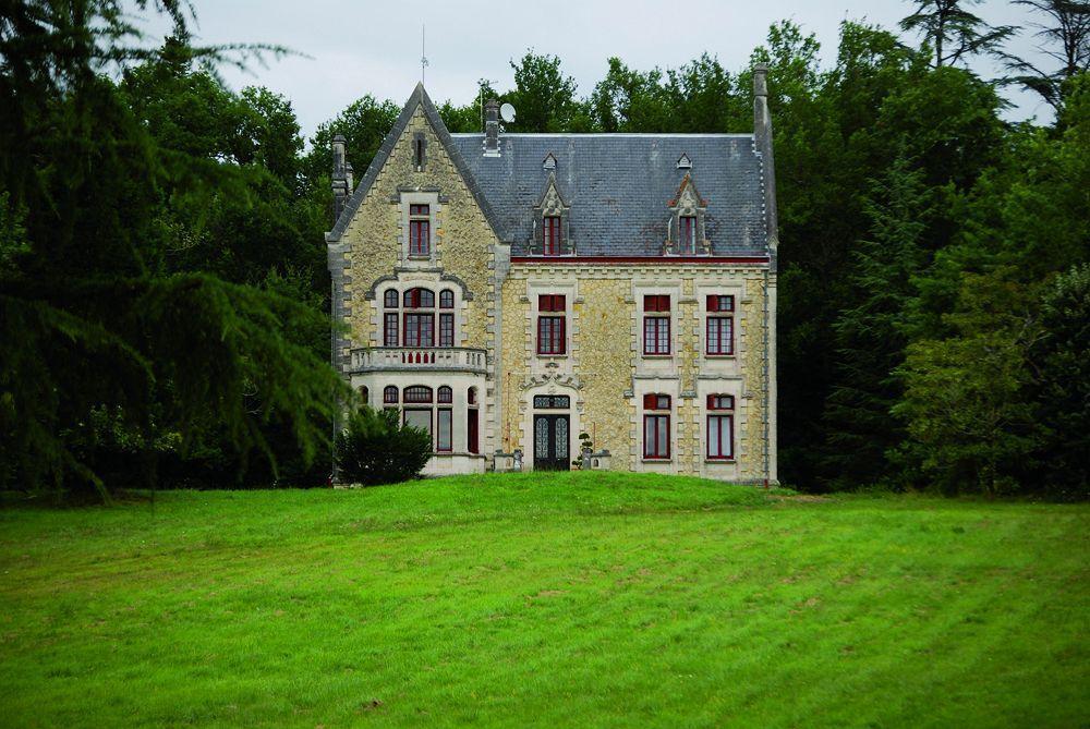Chateau La Thuiliere Saint-Front-de-Pradoux Exterior photo